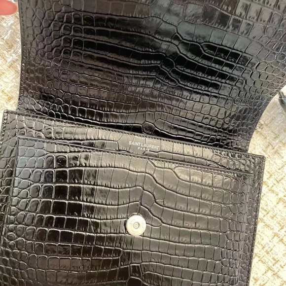 SAINT LAURENT SUNSET MEDIUM CHAIN GAB IN CROCODILE EMBOSSED SHINY LEATHER - Picture 3 of 7